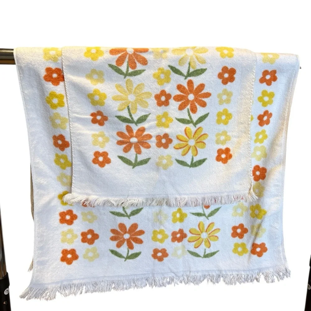 Vintage Cannon USA Hippie Floral Orange Yellow Flowers Fringed Bath & Hand Towel